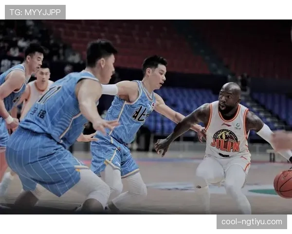 申京挡拆制造错位高效得分 优于同队内线表现明显